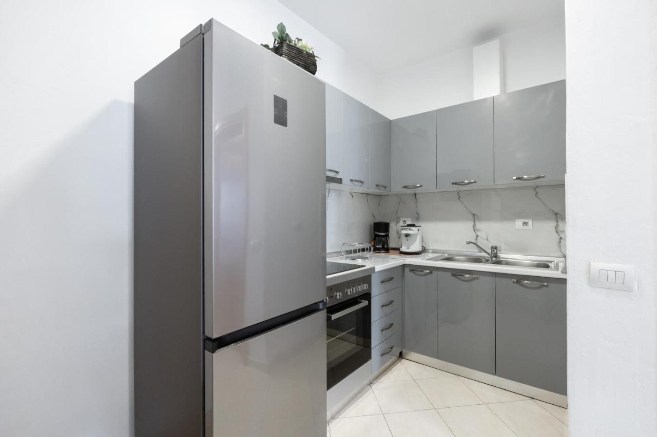 Apartment Center 12