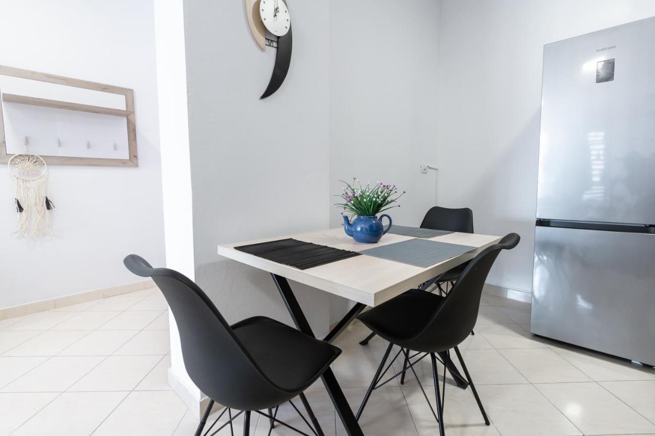 Center 12 Apartment