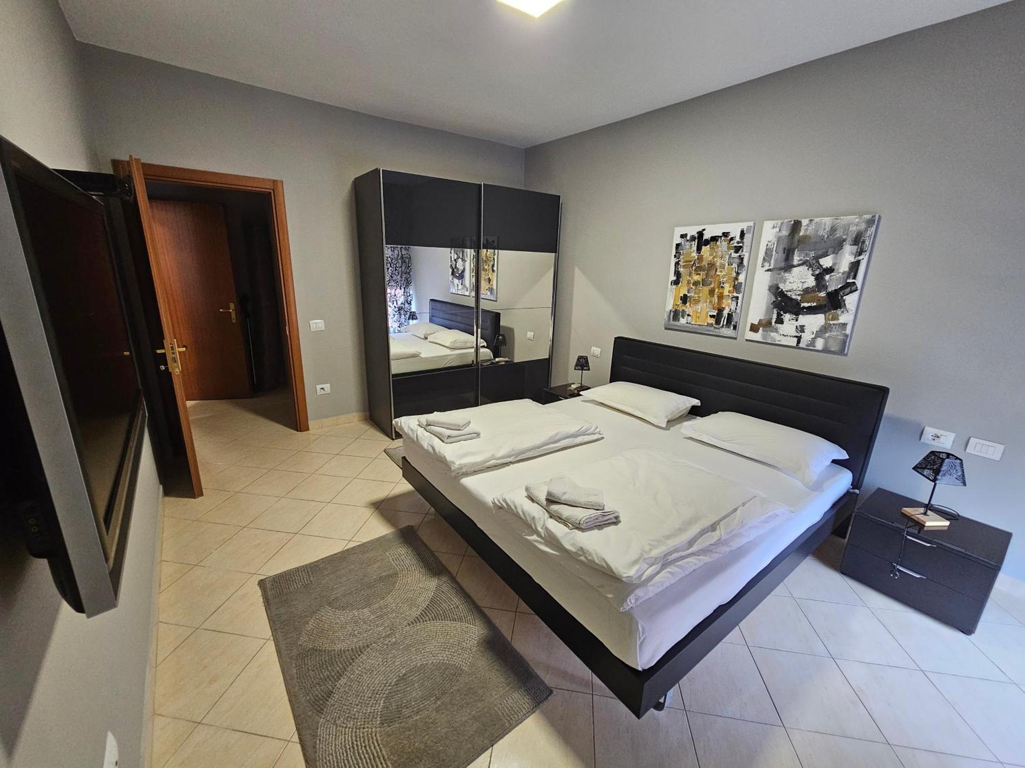 Center 12 * Tirana