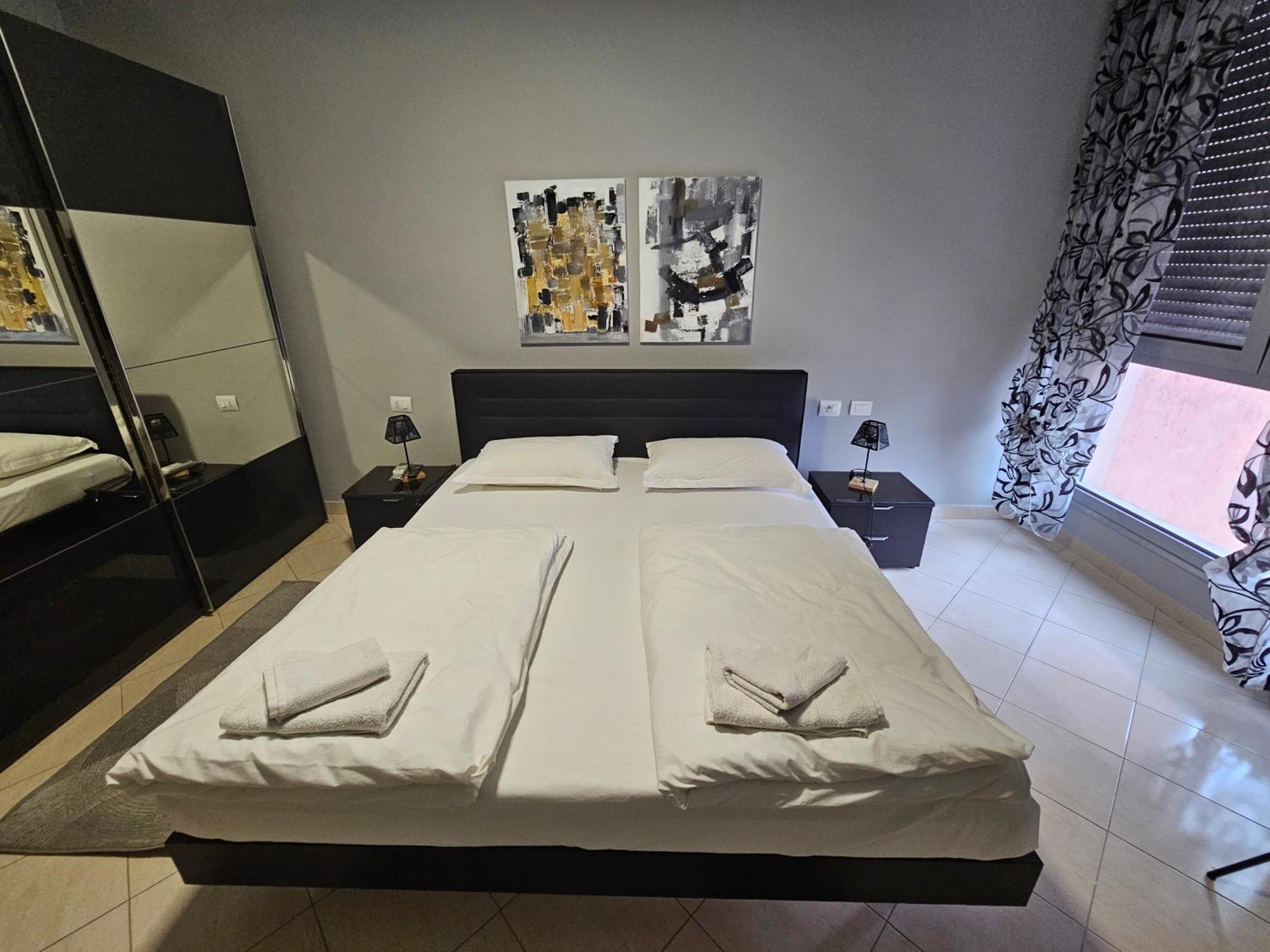 Center 12 Apartment *