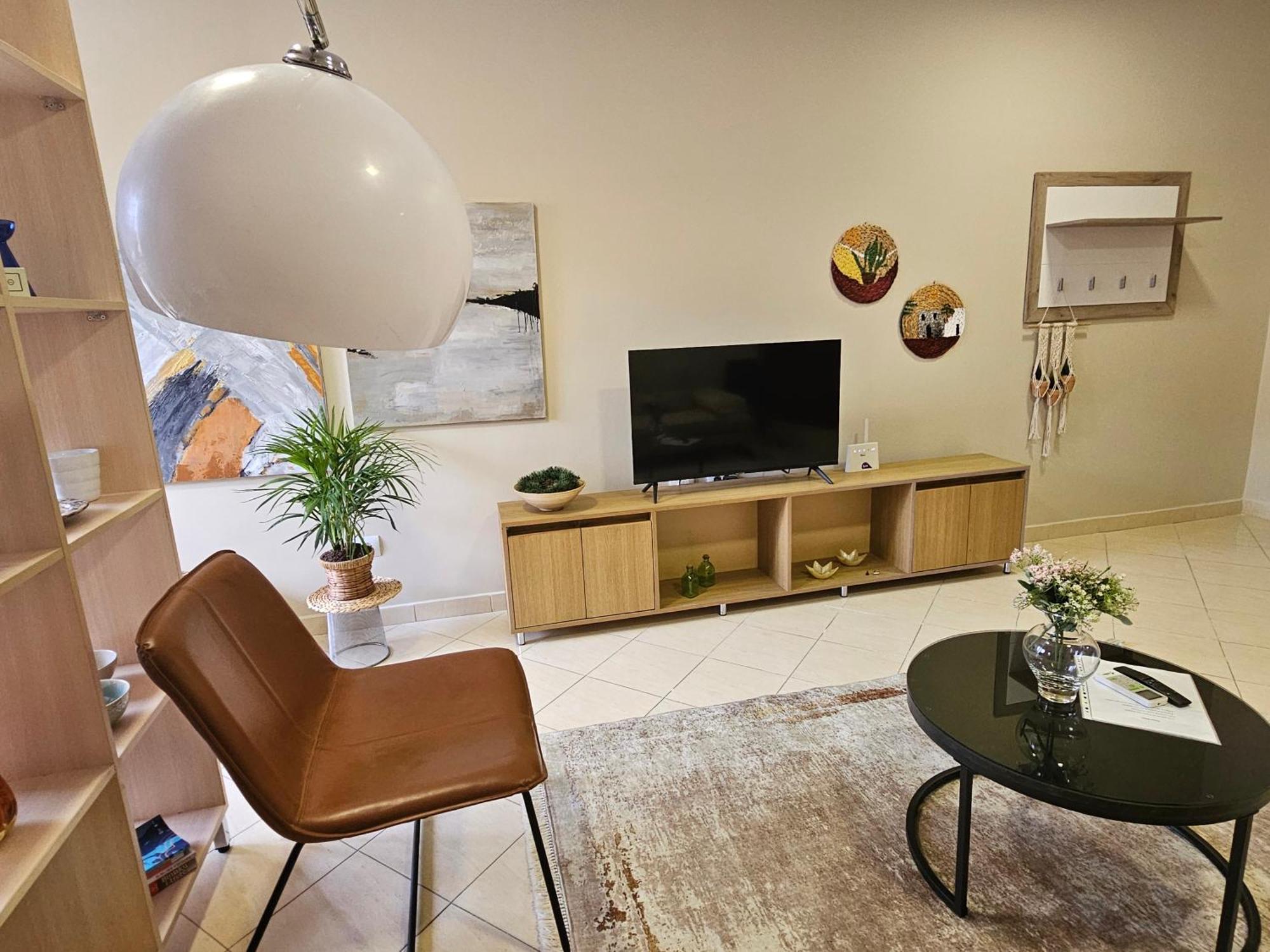 Center 12 Apartment